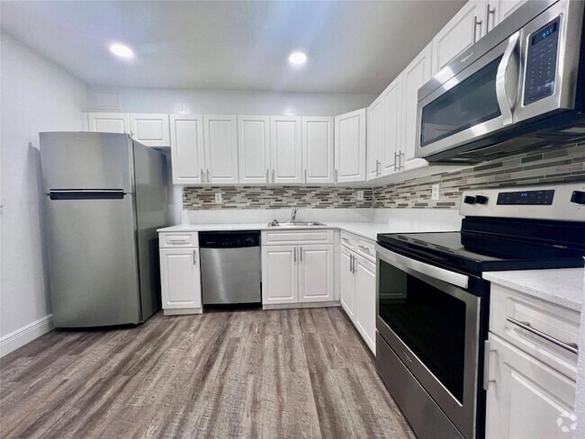 Building Photo - 9357 SW 77th Ave Unit 95-2044 Rental