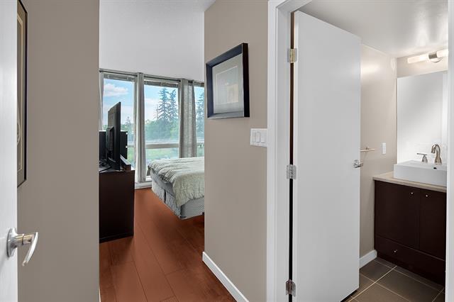 Photo - 13618-13100 100 Ave