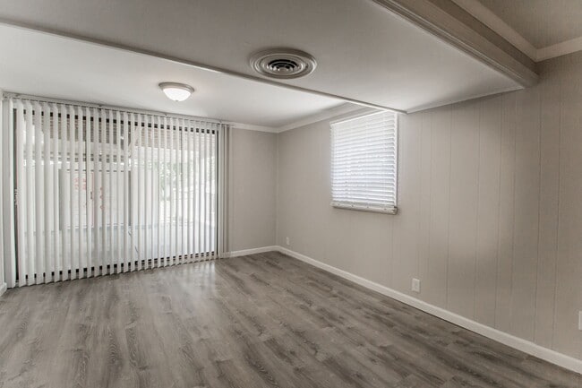 Photo - 2242 Zumbehl Rd Unit Right