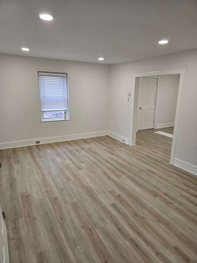 Dining Room - 1414 Willison St
