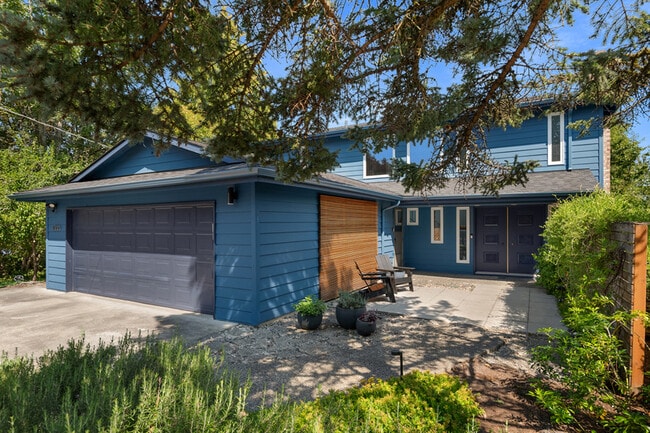 Building Photo - 4300 S Snoqualmie St Rental