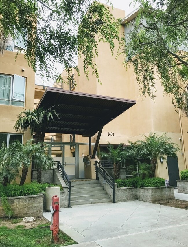 6400 Crescent Prk E Unidad 205