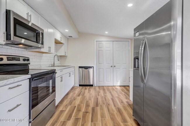 Building Photo - 4917 Dundee Rd