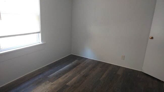 Photo - Volador Alpha, LLC-PM-019-0098-527 Unidad 527 N 8th