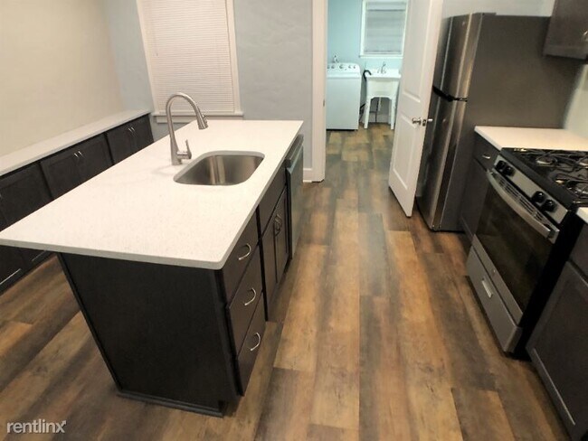 Photo - 2 br, 1 bath Townhome - 5346 Hillcrest St