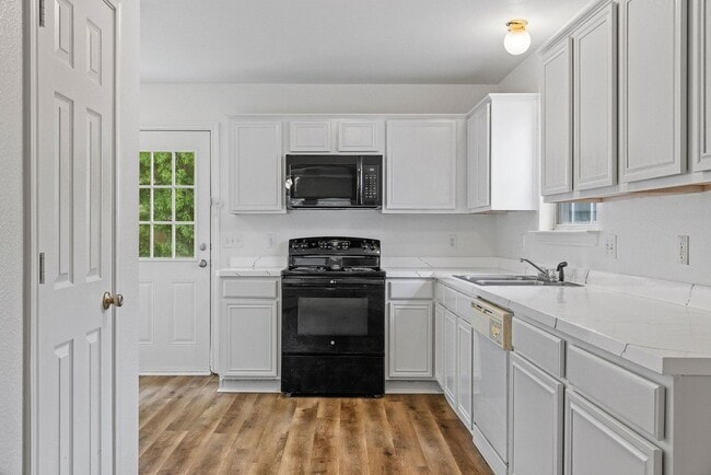 Photo - 1412 Hemphill St
