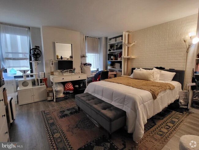 Building Photo - 135 S 19th St Unit 613 Rental