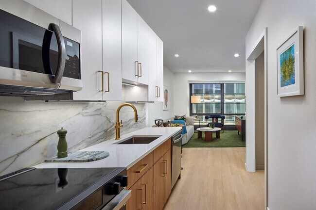 17 Market West