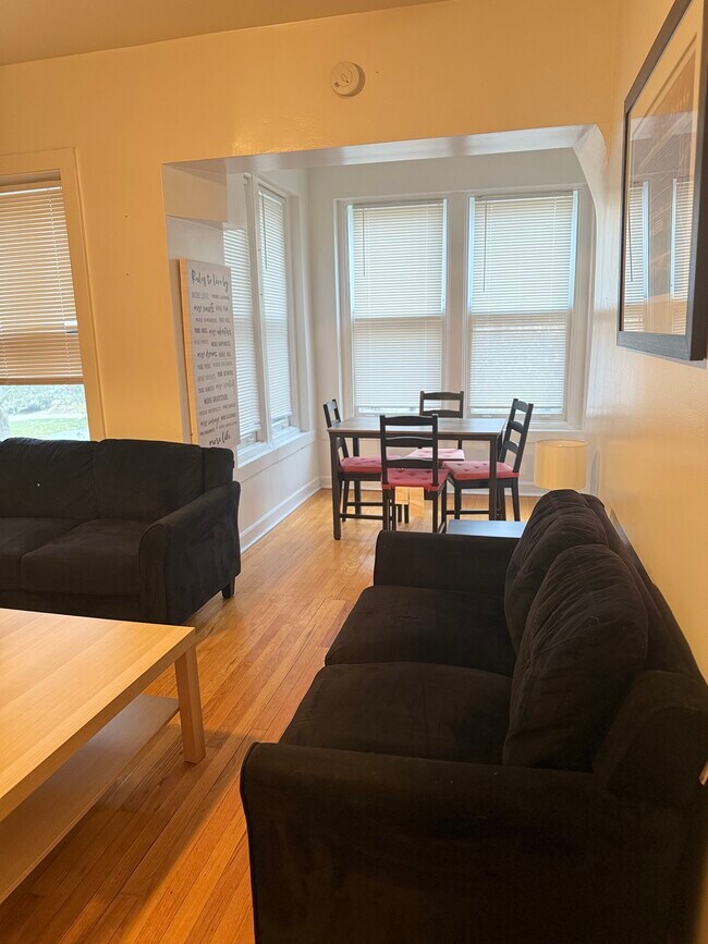 Photo - 829 Mulford Street Unidad Evanston -  1