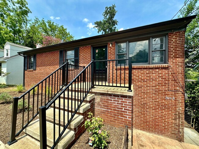 Building Photo - 203 Palatine Ave Unit A
