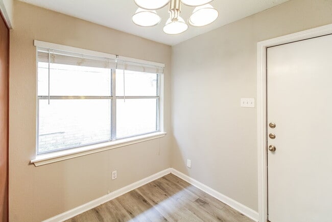Photo - 3206 Teakwood Cir