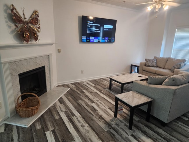 Photo - 6001 Leeshire Trace