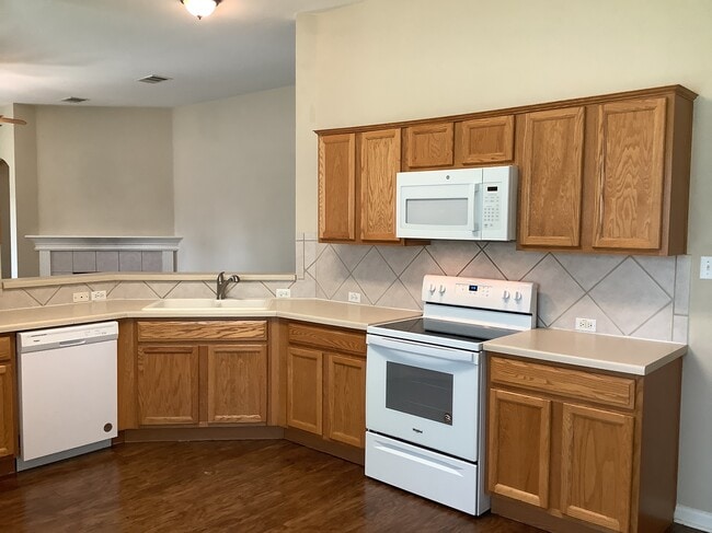 Photo - 101 Hanstrom Dr