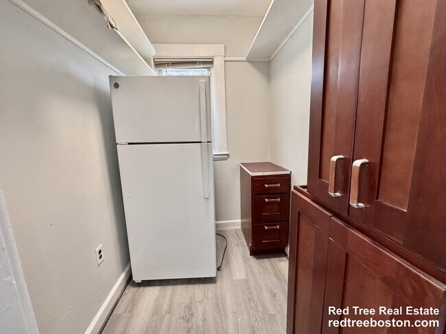 Photo - 129 Redlands Rd Unit 1