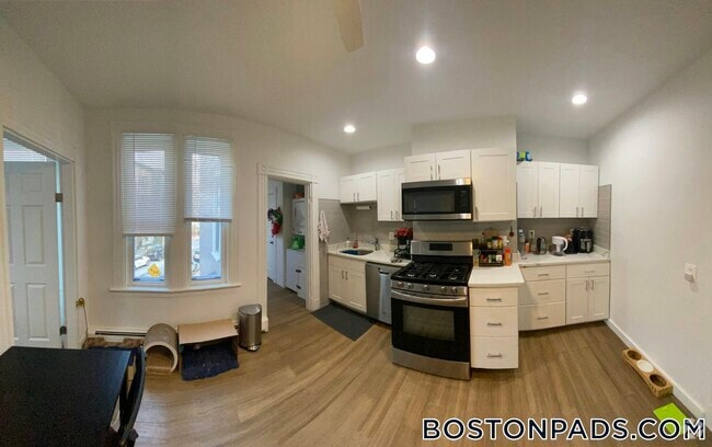 Building Photo - 254 Windsor St Unit 2L Rental