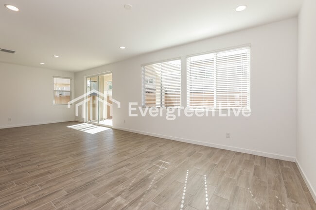 Photo - 10131 E Ulysses Ave