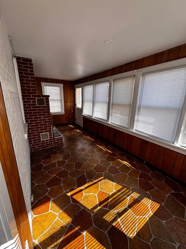 Photo - 203 N Reber St