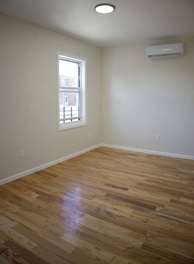 Photo - 4115 Wilder Ave Unidad 2ND FLOOR