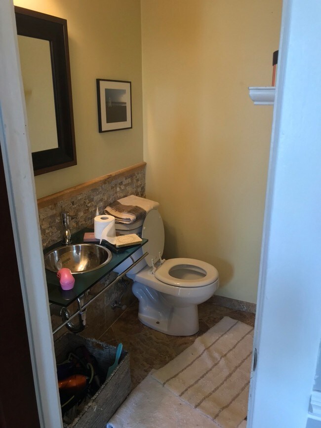 Photo - 17 Pleasant St Unit 3