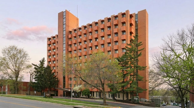 Building Photo - The View at 62nd