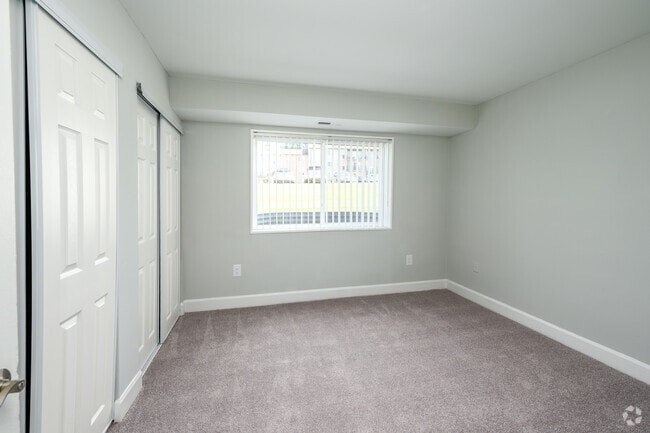 2BR, 2BA - 1,050SF - Bedroom