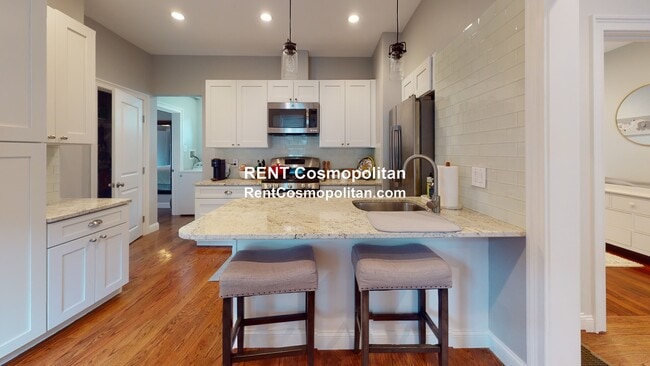 Building Photo - 15 Sherman St Unit 1