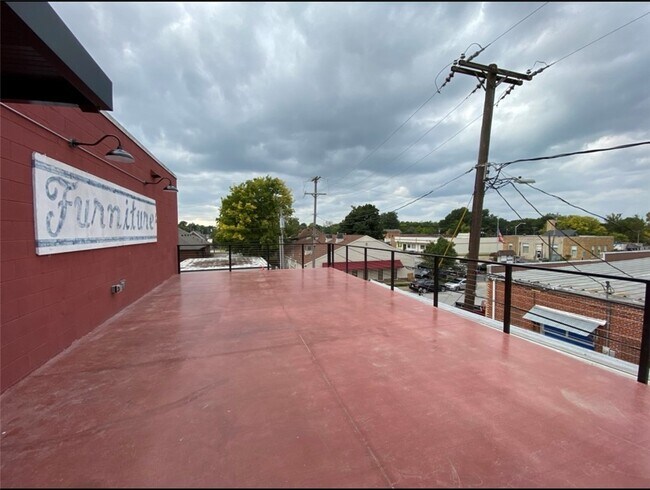 Photo - 111 S Main St