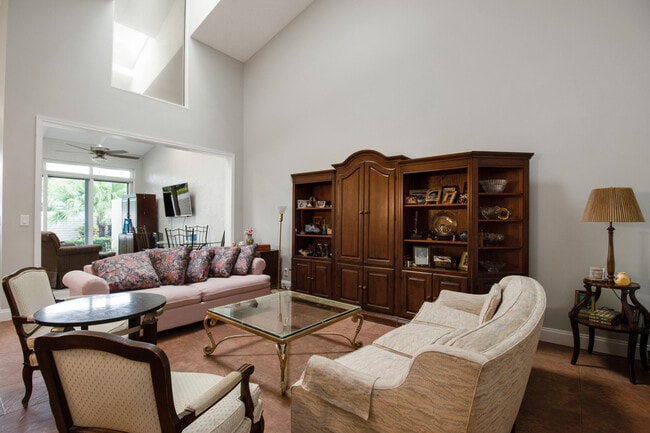 Photo - 202 Sabal Palm Ln