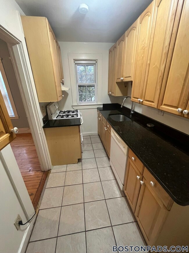 Photo - 154 Magazine St Unit 1
