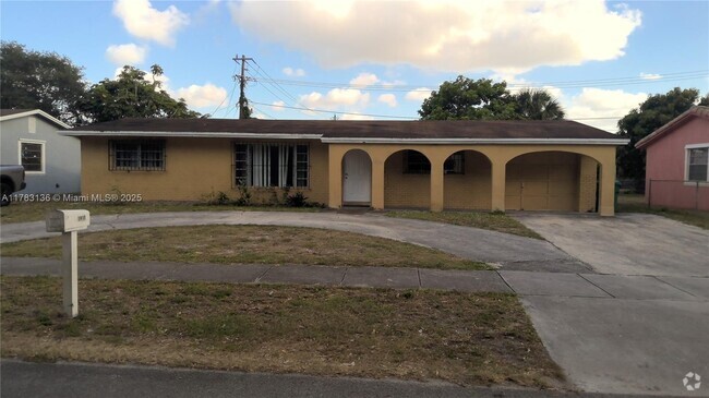 Building Photo - 1910 NW 195th St Rental
