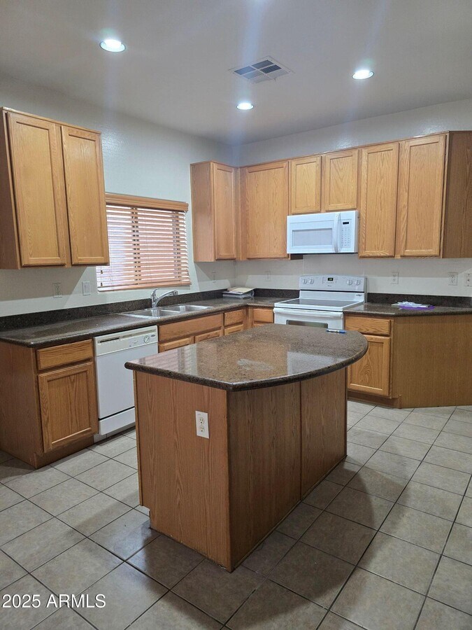 Photo - 2710 E Chester Dr