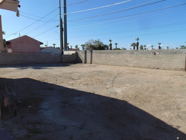 Photo - 2070 E La Mesa St