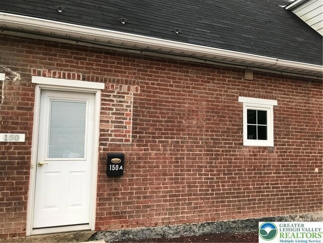 Building Photo - 150 N Green St Rental
