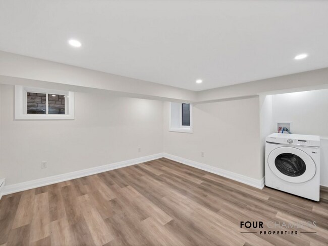 Photo - 132 Holton Ave S Unit 1