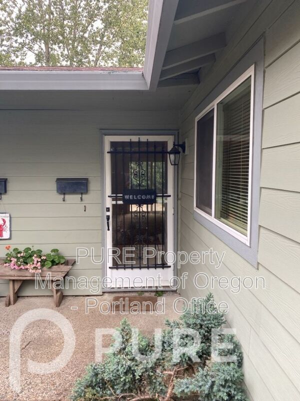 Photo - 1725 SE 5th St