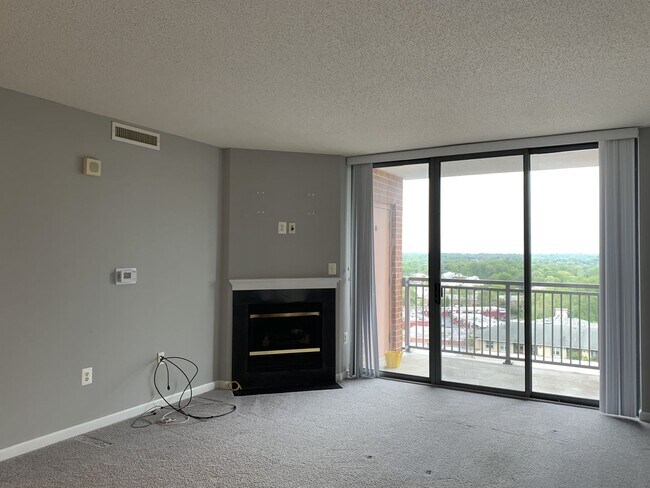 Photo - Luxury 2BD/2BA in The Gallery - Across fro...