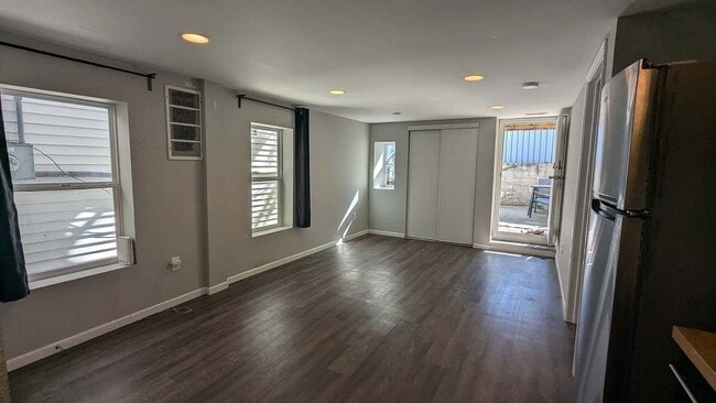 Photo - 1629 W Beach Ave Unidad 1R