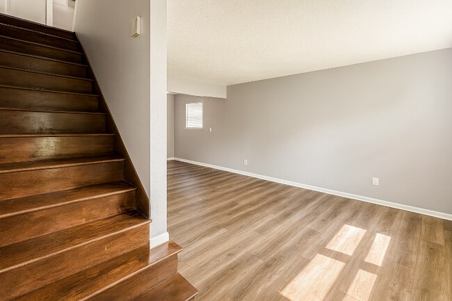 Photo - 1719 W Bancroft St Townhome