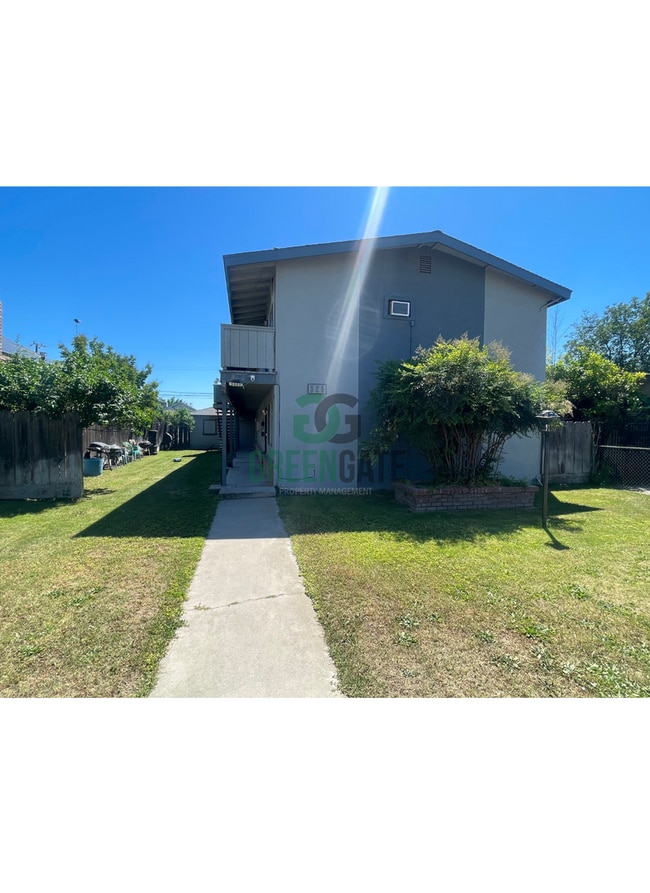 Building Photo - 325 W H St Unit 325 W H St  C