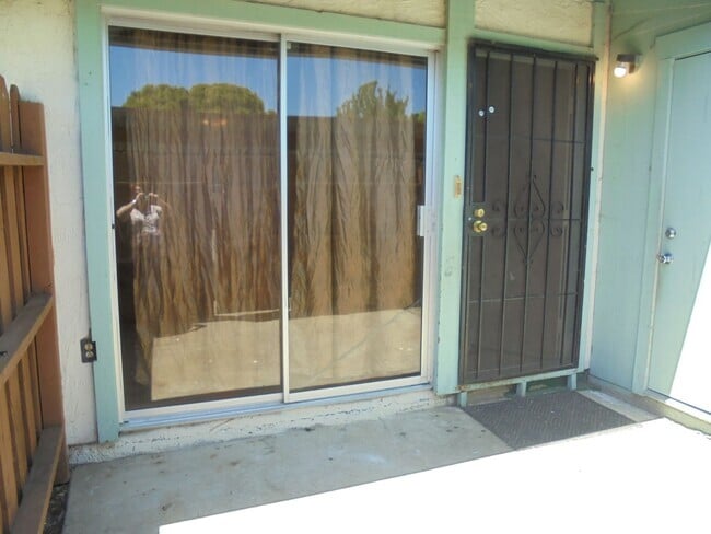 Building Photo - 1625 Park Ln Rental