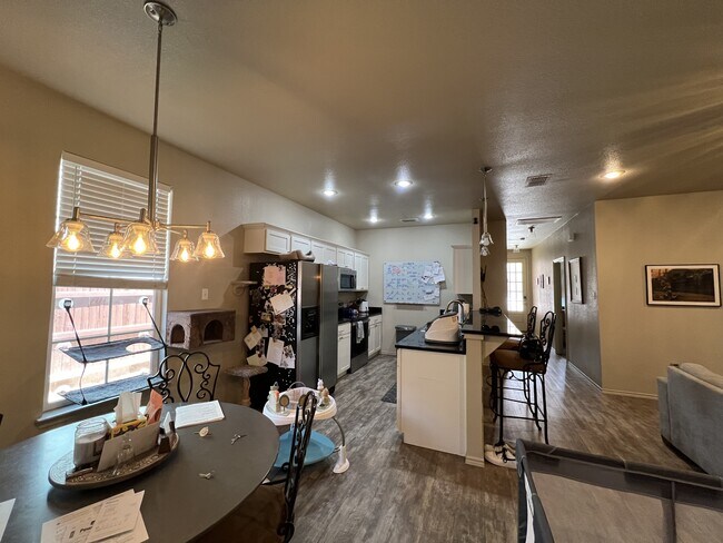 Photo - 2130 10th St