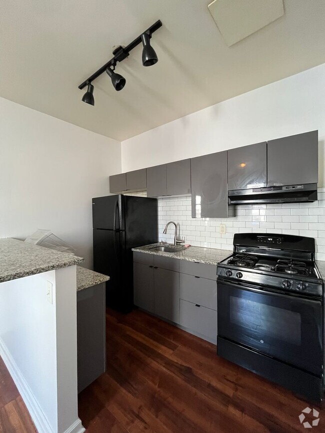Building Photo - 2600 E Somerset St Unit 2 Rental