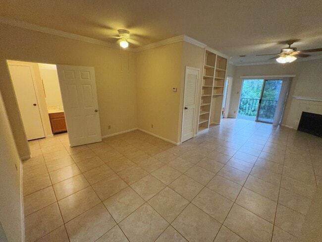 Photo - 6666 Harbor Town Dr Unit B305