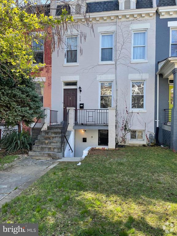 Building Photo - 608 Kenyon St NW Rental