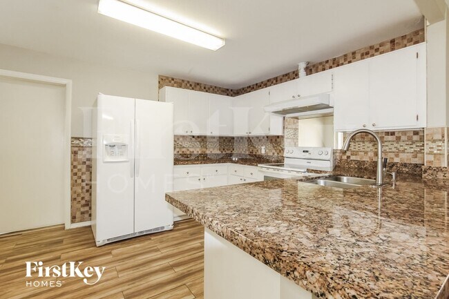 Photo - 2126 W San Miguel Ave