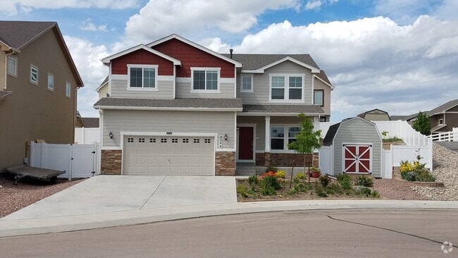 Building Photo - Beautiful 4/3/2 Fountain Valley Home Close...