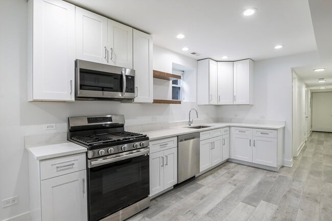 Photo - 2316 W Augusta Blvd Unit GF