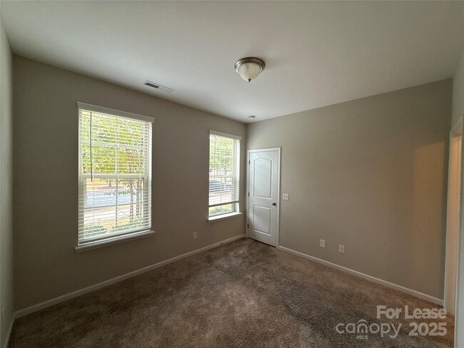 Photo - 1138 Doveridge St