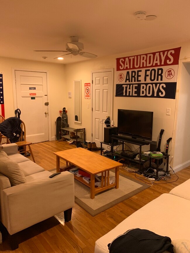 Photo - 62 Egmont St Unit 1