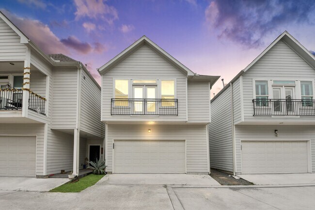 Photo - 1805 Napa Creek Ln